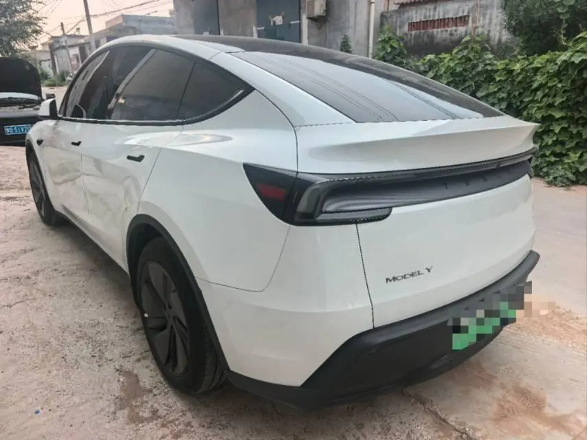 Tesla 2024 Model Y rear-wheel drive version automatic transmission 2
