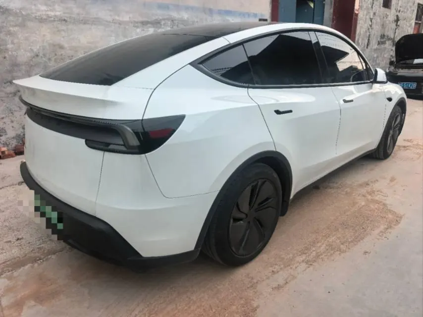 Tesla 2024 Model Y rear-wheel drive version automatic transmission 3