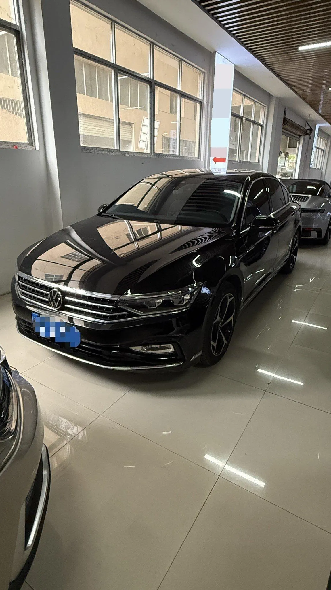 Volkswagen 2023 Magotan 2.0TSI 380TSI 2 million Commemorative Flagship Automatic Gear - View 1