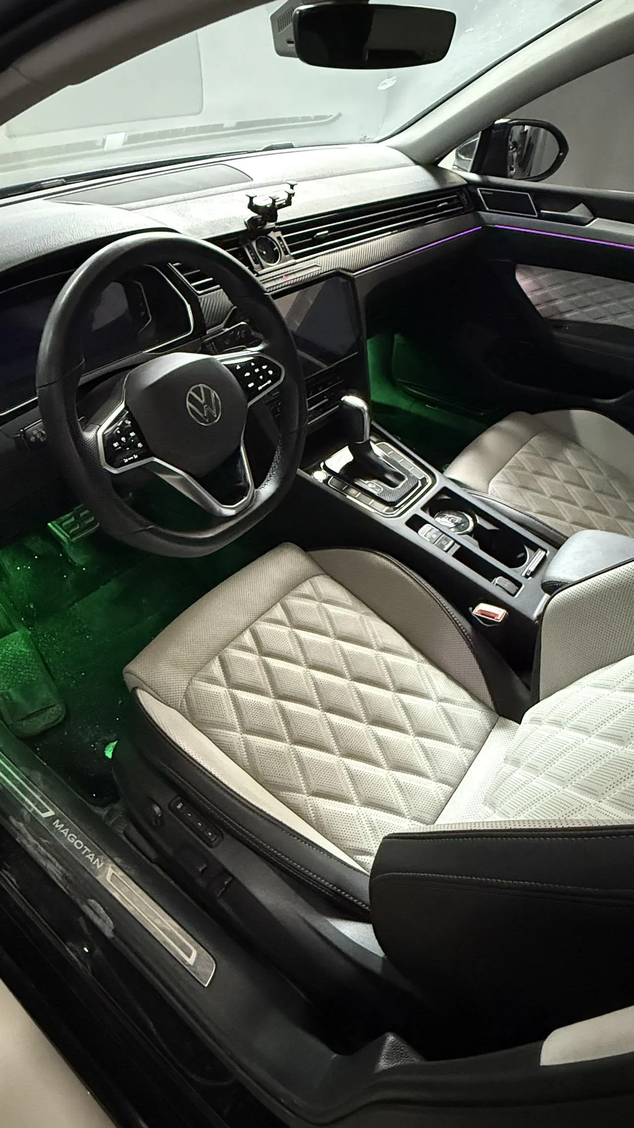 Volkswagen 2023 Magotan 2.0TSI 380TSI 2 million Commemorative Flagship Automatic Gear 3