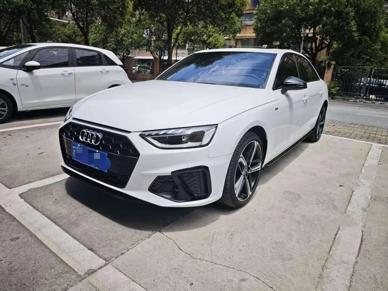 Audi 2024 A4L 2.0TFSI 40TFSI Deluxe Dynamic Automatic - View 1