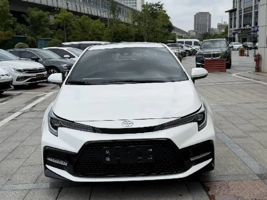 Toyota 2022 Lei Ling 1.2T Stepless 185T Sports Edition Automatic Gear 2