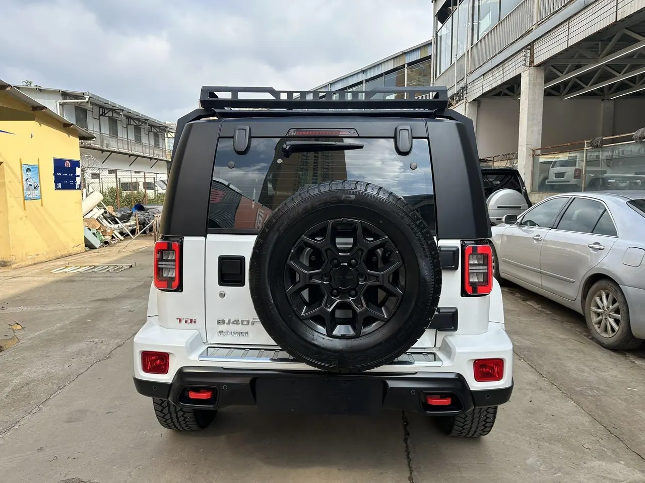 Beijing 2023 BJ40 2.0D Four-wheel Drive Blade Hero Edition Chivalrous Automatic Gear 4