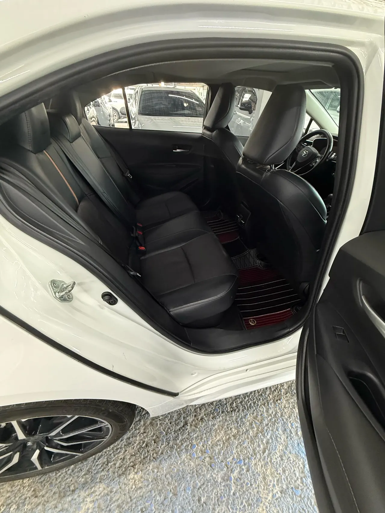 Toyota 2023 Lei Ling Shuangqing 1.8 Stepless Intelligent Electric Hybrid Sports Edition Automatic Gear 5