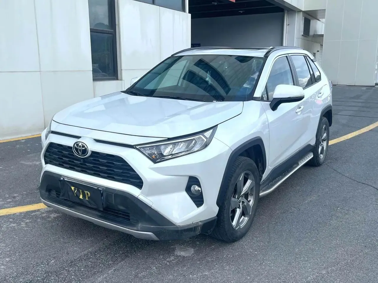 Toyota 2022 RAV4 Rongbo 2.0 Stepless Two-Drive Fashion Edition Automatic Gear - View 1