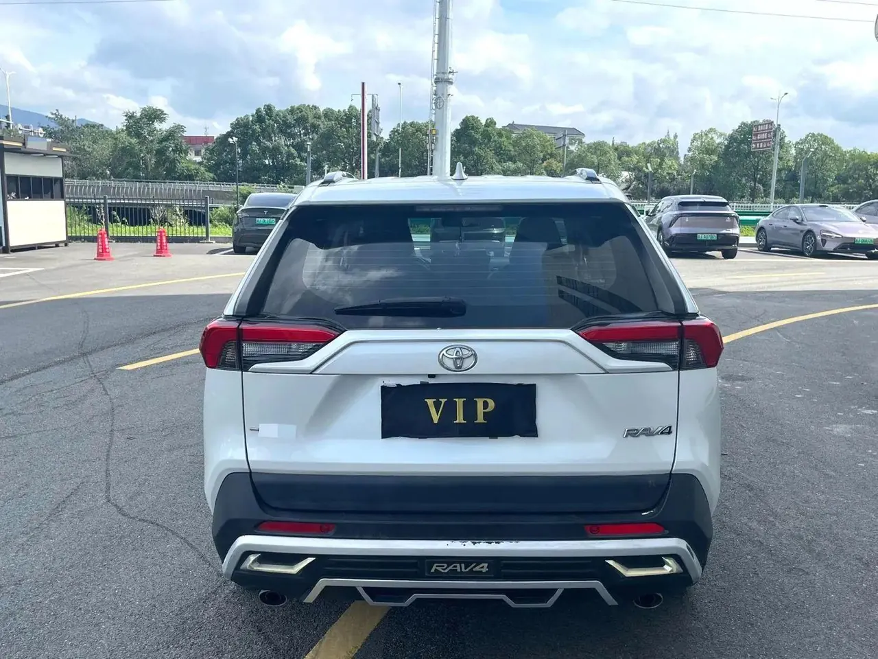 Toyota 2022 RAV4 Rongbo 2.0 Stepless Two-Drive Fashion Edition Automatic Gear 8