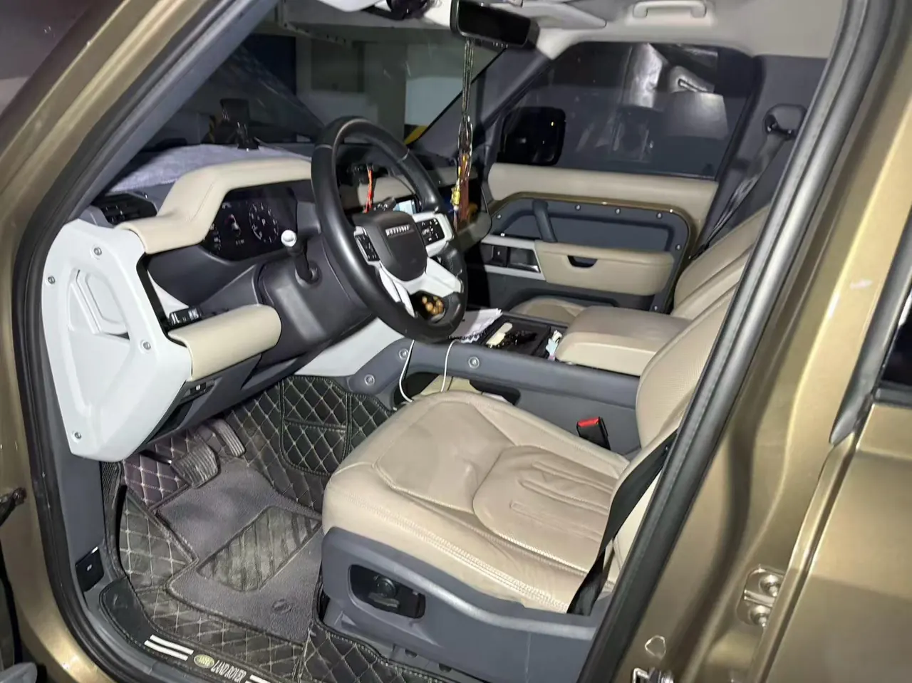 Land Rover Guard (Imported) 2020 Guard 110 3.0T P400 SE Automatic Gear 4