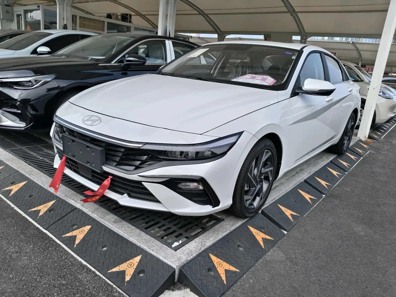 Hyundai 2026 Elantra -3-compartment 1.5 Stepless GLS Leading Edition Automatic Gear - View 1