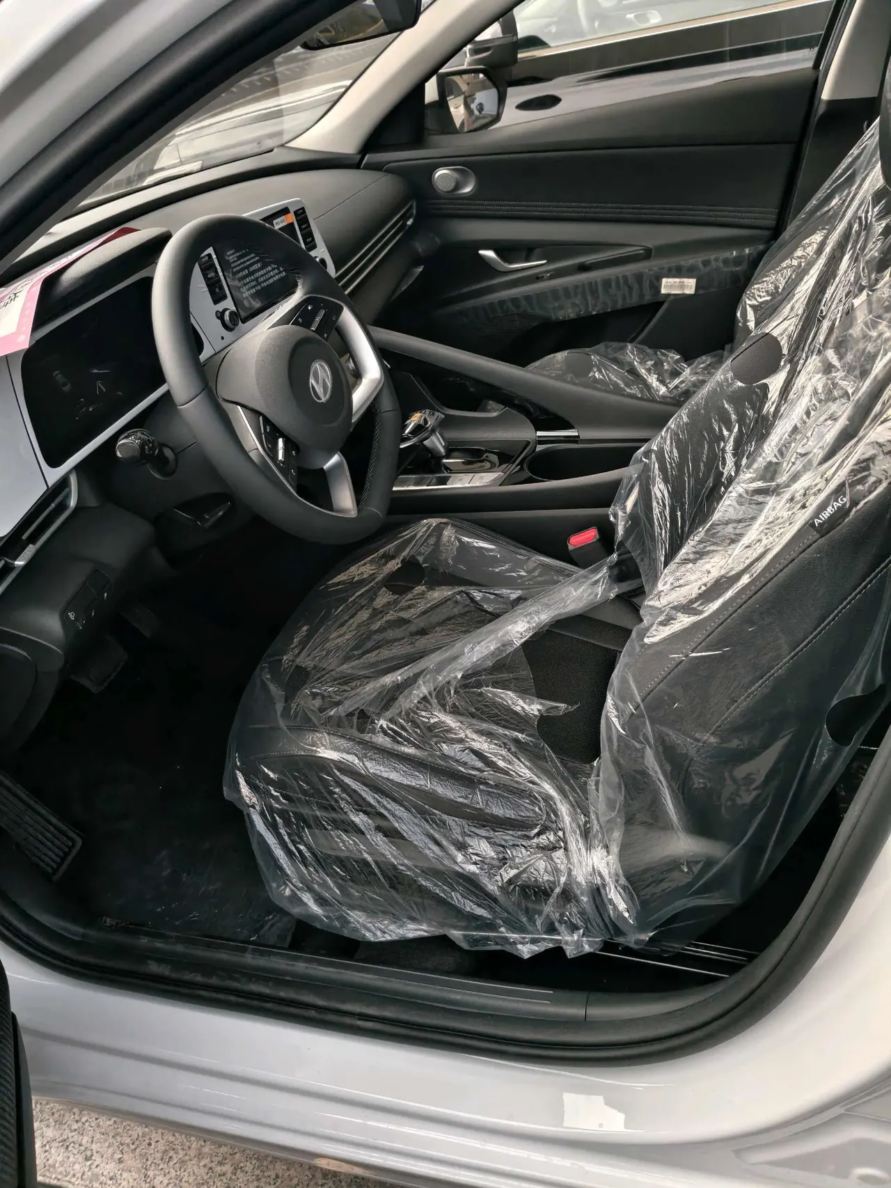 Hyundai 2026 Elantra -3-compartment 1.5 Stepless GLS Leading Edition Automatic Gear 3