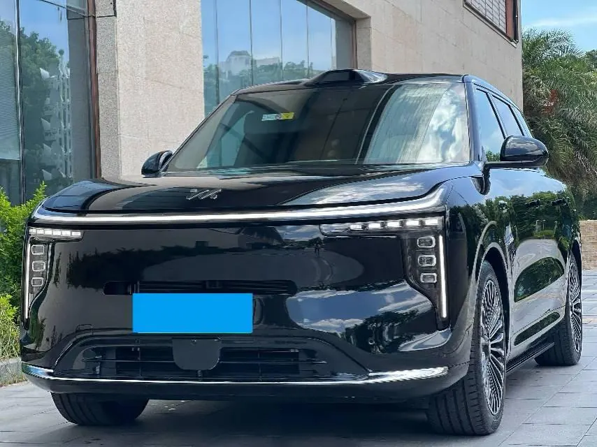 IM 2026 IM LS8 66 Ultra Luxury Six-seat Automatic Gear - View 1