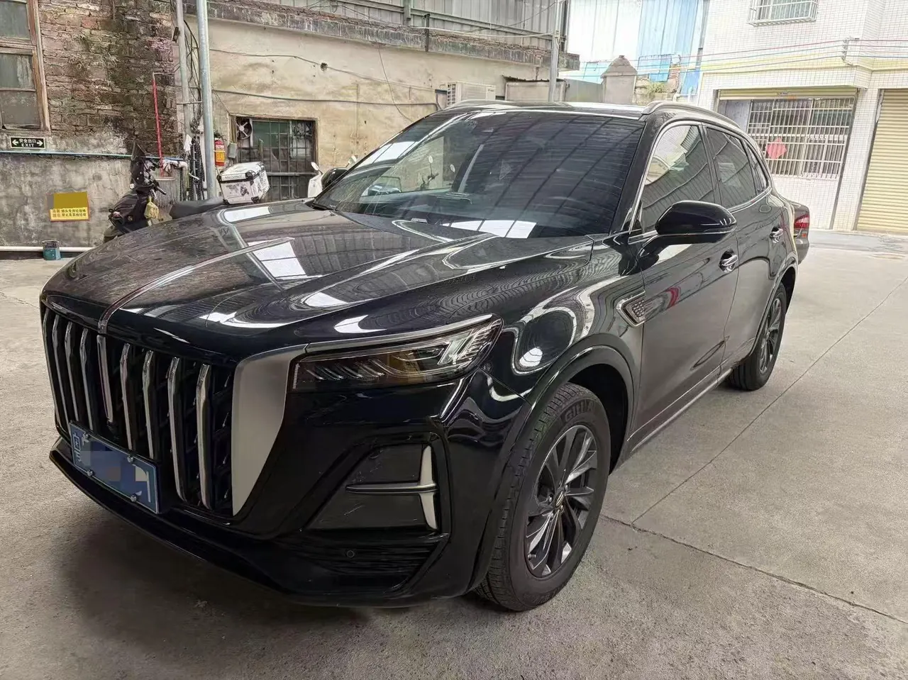 HongQi 2023 HS5 2.0T Flag Enjoy Pro Edition Automatic Gear - View 1
