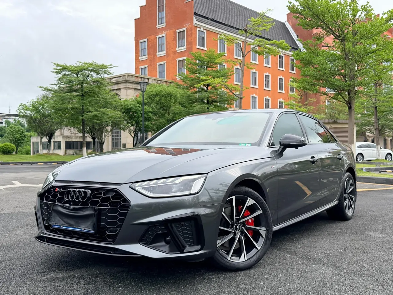 Audi 2023 A4L 2.0TFSI 40TFSI Deluxe Dynamic Automatic - View 1