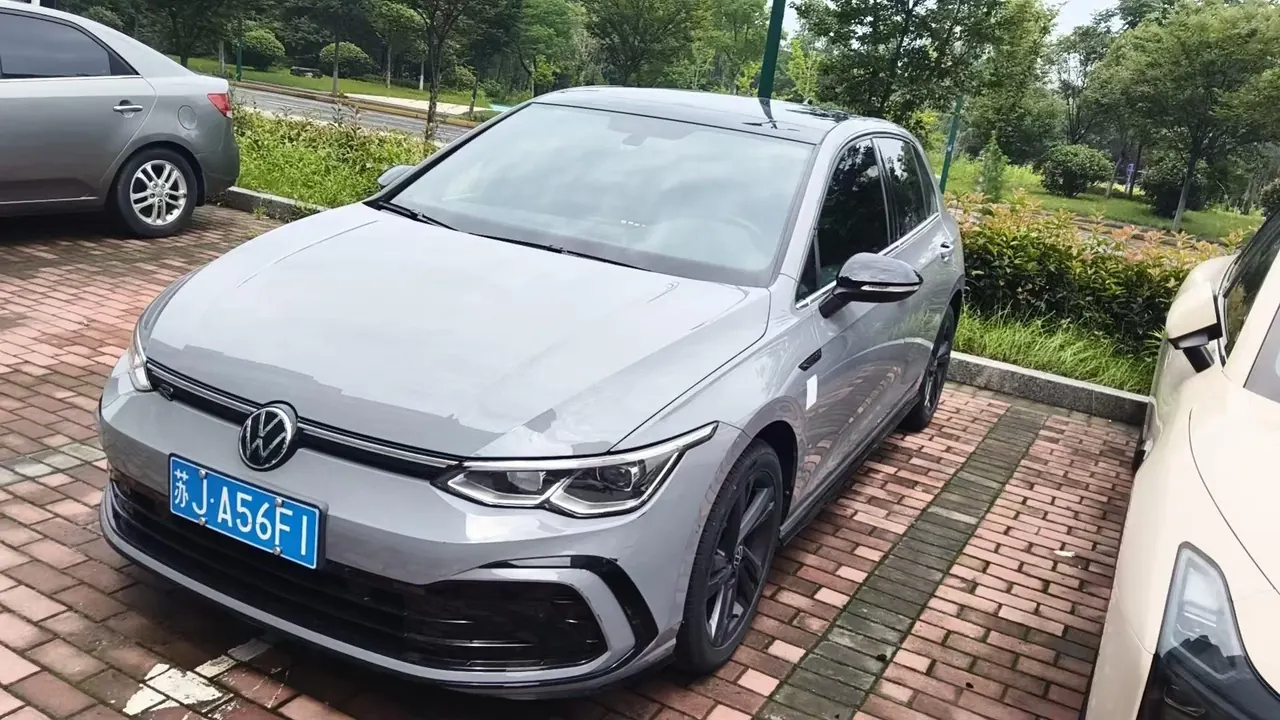Volkswagen 2023 Golf 8 R-Line 1.4TSI 280TSI Lite Automatic - View 1