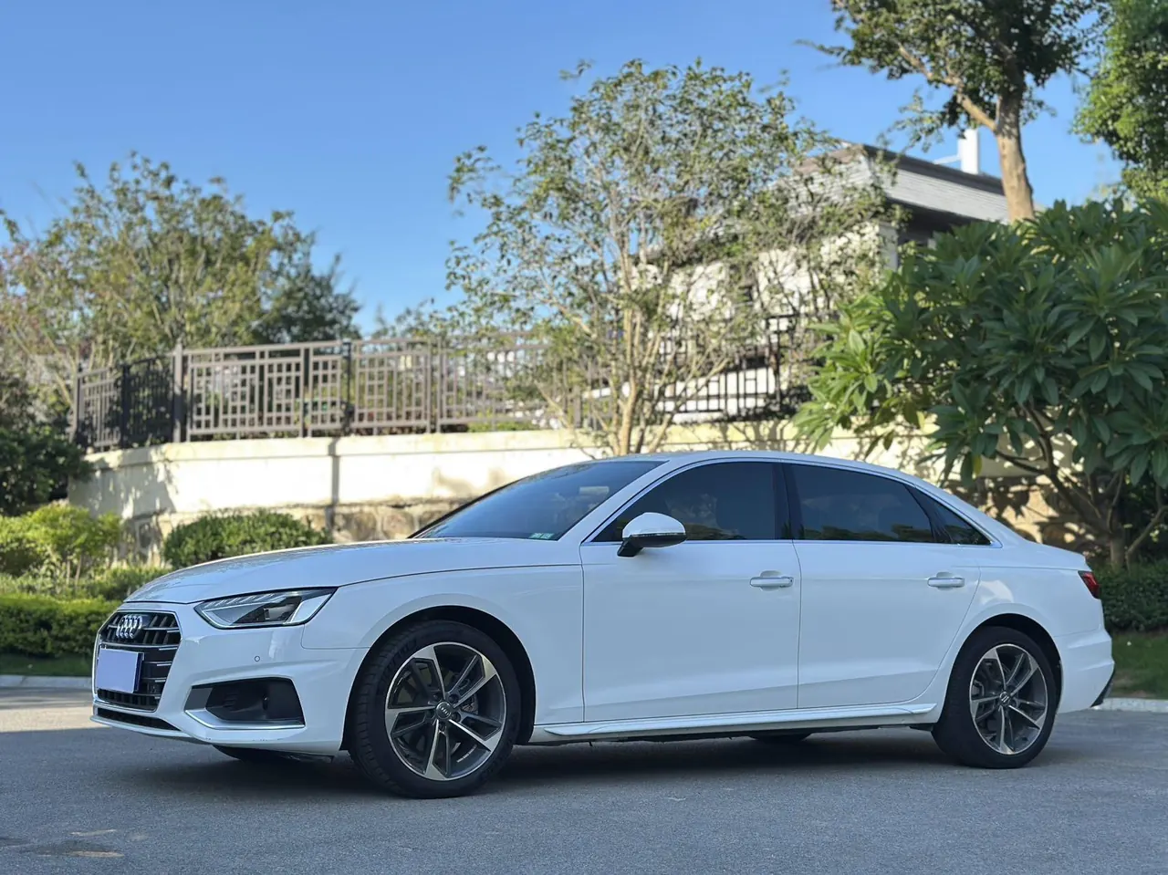Audi 2020 A4L 2.0TFSI 40TFSI Fashion Dynamic Automatic - View 1