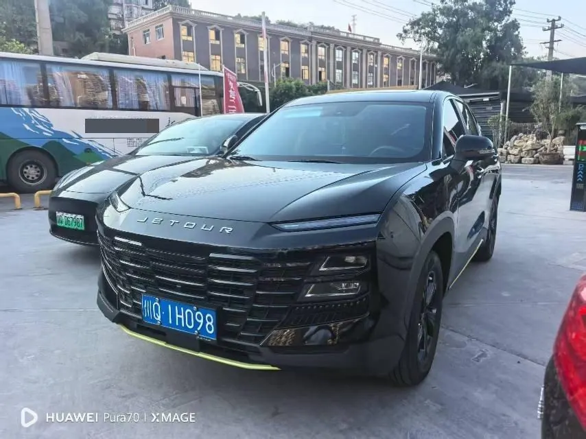 Jetour 2025 Dasheng 1.5T Youth UP Automatic Gear - View 1
