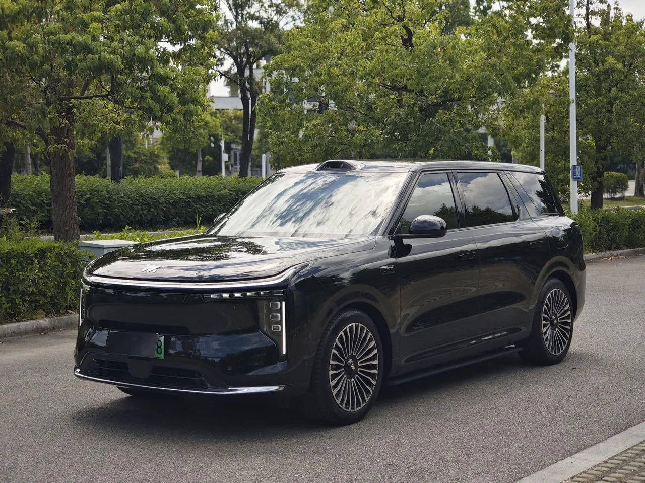 IM 2026 IM LS8 66 Ultra Luxury Six-seat Automatic Gear - View 1