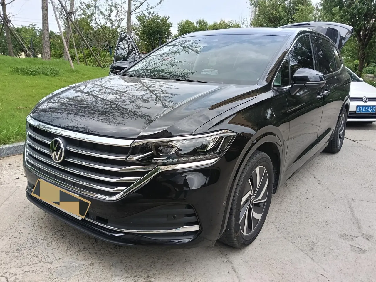 Volkswagen 2023 models of Viran (Viloran) 2.0TSI 330TSI Deluxe Edition Automatic Gear - View 1