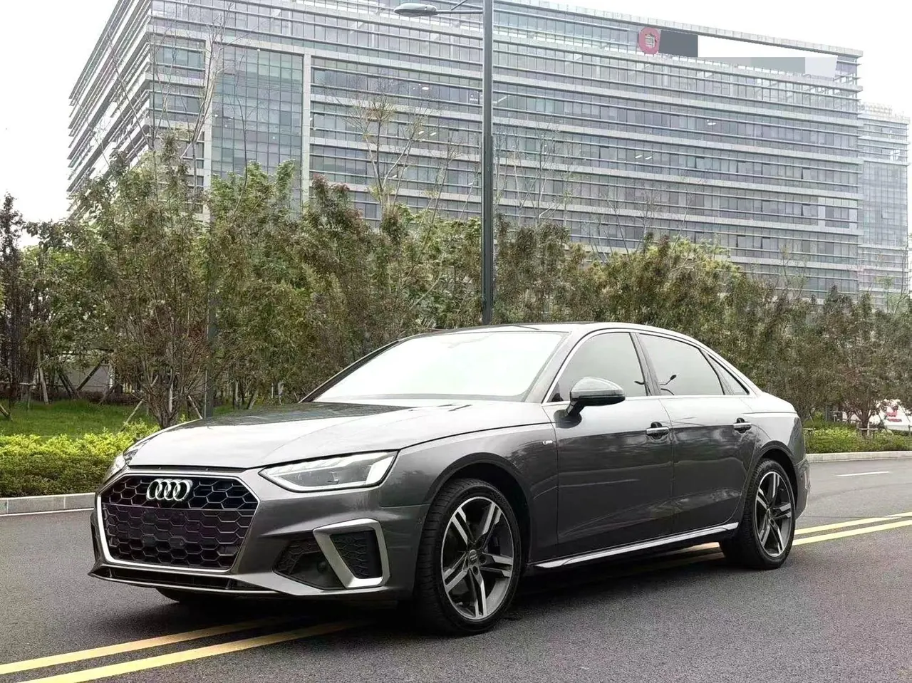 Audi 2020 A4L 2.0TFSI 40TFSI Deluxe Dynamic Automatic - View 1