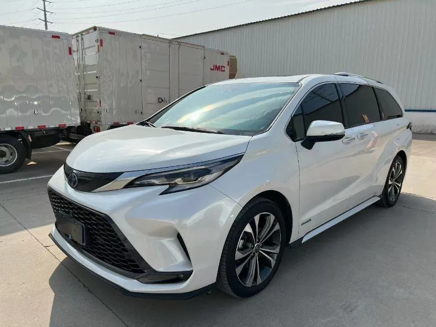 Toyota 2023 Grevia HYBRID 2.5 Stepless Premium PLUS Edition Automatic Gear - View 1