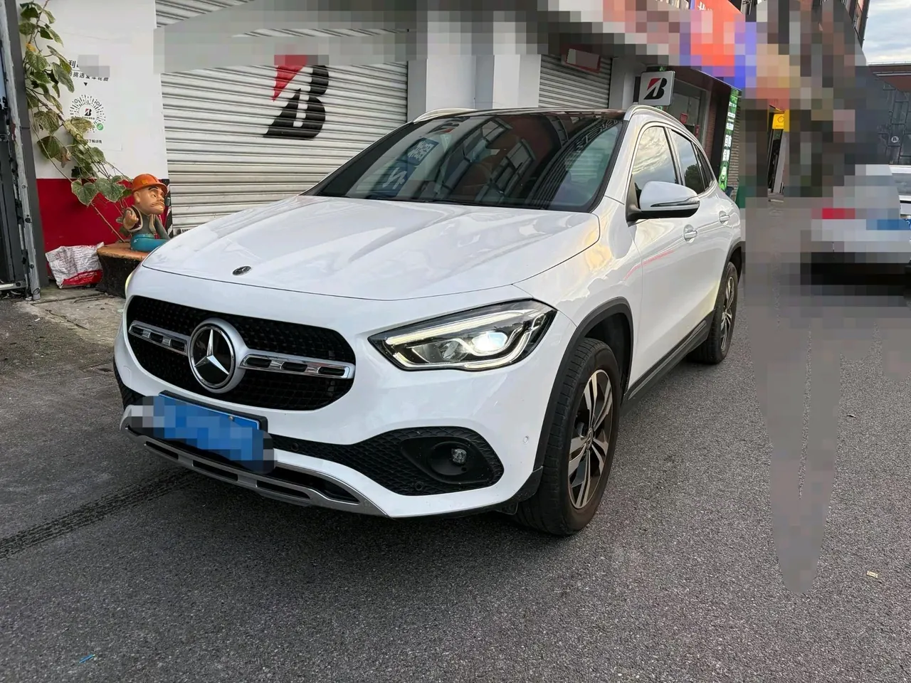Mercedes Benz 2022 GLA 200 4MATIC 1.3T (changed) automatic gear - View 1