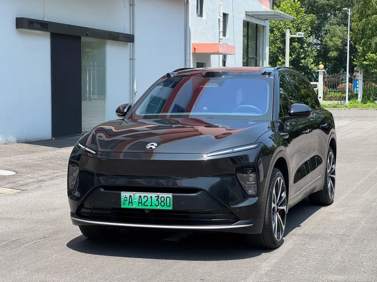 NIO 2024 ES 8 100kWh Signature Edition Automatic Gear - View 1