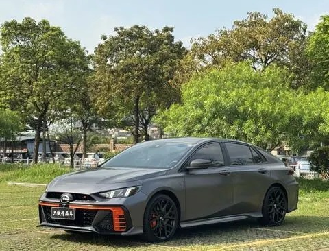 Shadow Leopard 2023 400T Automatic R Max Edition - View 1