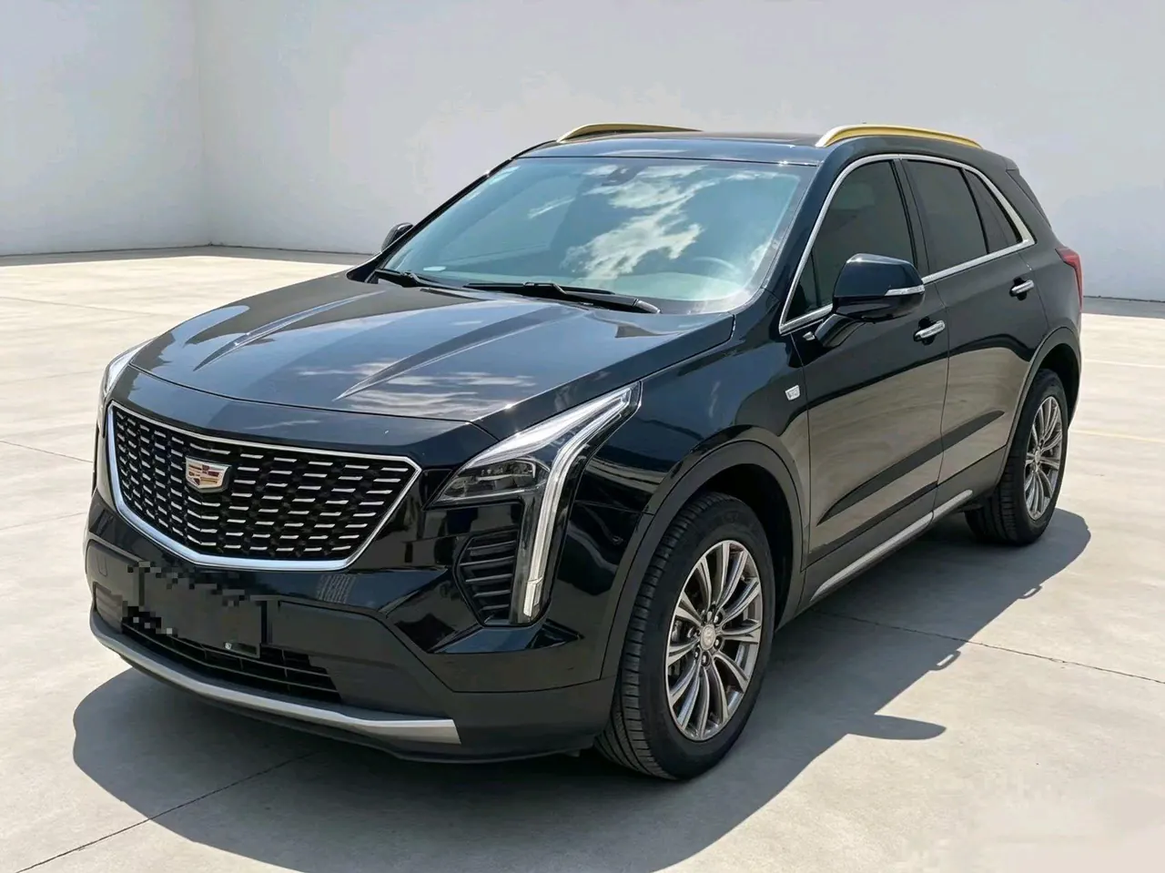 Cadillac 2021 XT4 2.0T 28T Two-Drive Leading Automatic Gear - View 1