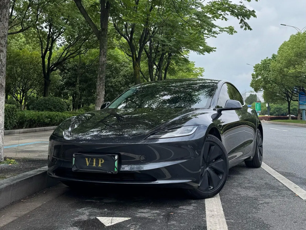 Tesla 2025 Model 3 rear-wheel drive version of automatic transmission - View 1