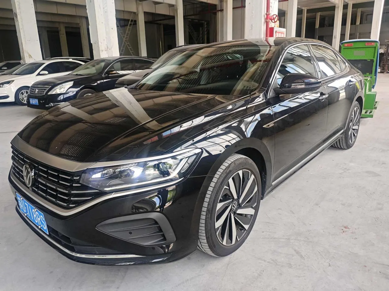 Volkswagen 2025 Passat 2.0TSI 380TSI outstanding star dragon version automatic gear - View 1