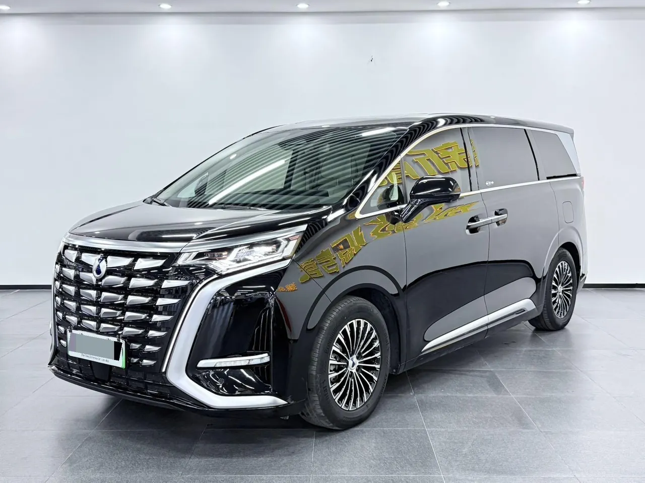 Denza 2024 Denza D9 DM-i 1.5T Stepless 980 Four-wheel Drive Honorable Automatic Gear - View 1