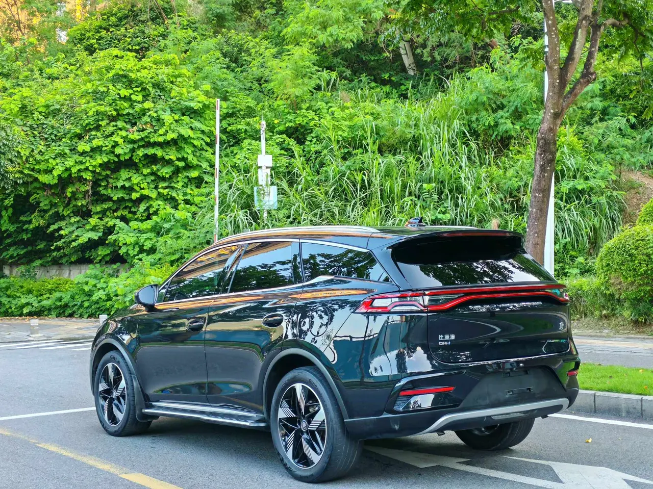 BYD Tang New Energy 2023 Tang DM-i 1.5T Stepless 112KM Champion Edition Exclusive Automatic Gear 3