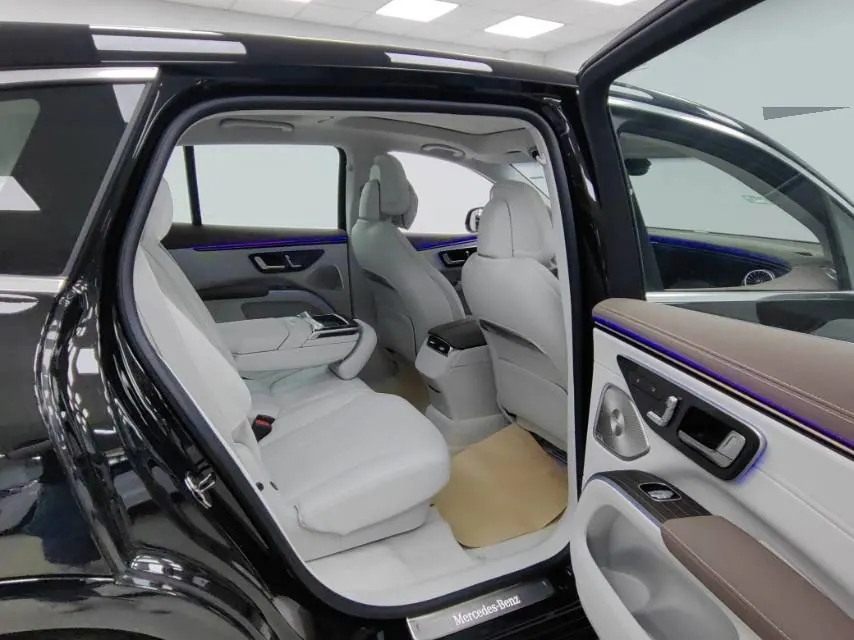 Mercedes Benz EQS SUV (Imported) 2025 EQS SUV 500 4MATIC Automatic 11