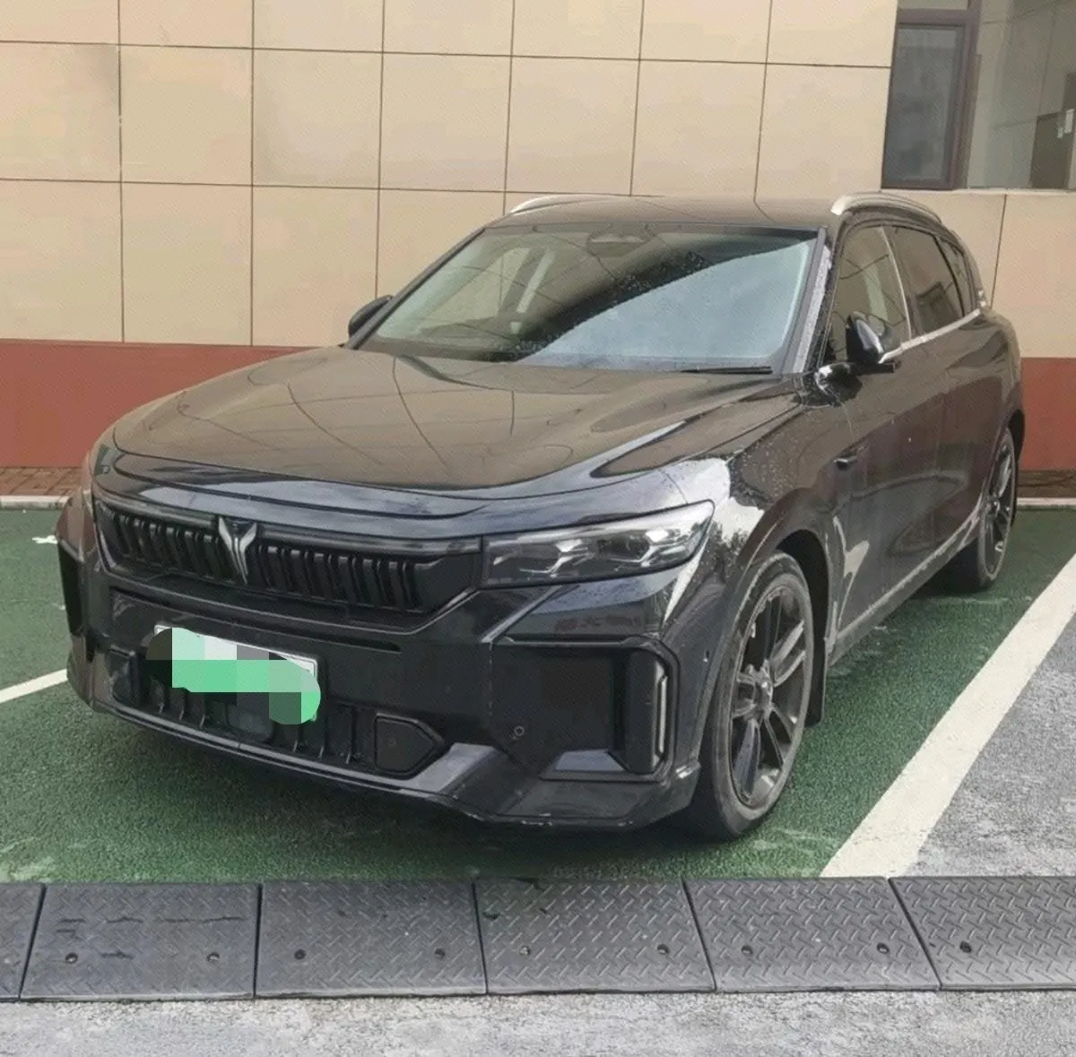 Open image lightbox: Voyah 2023 FREE four-wheel drive long endurance extended version of automatic gear