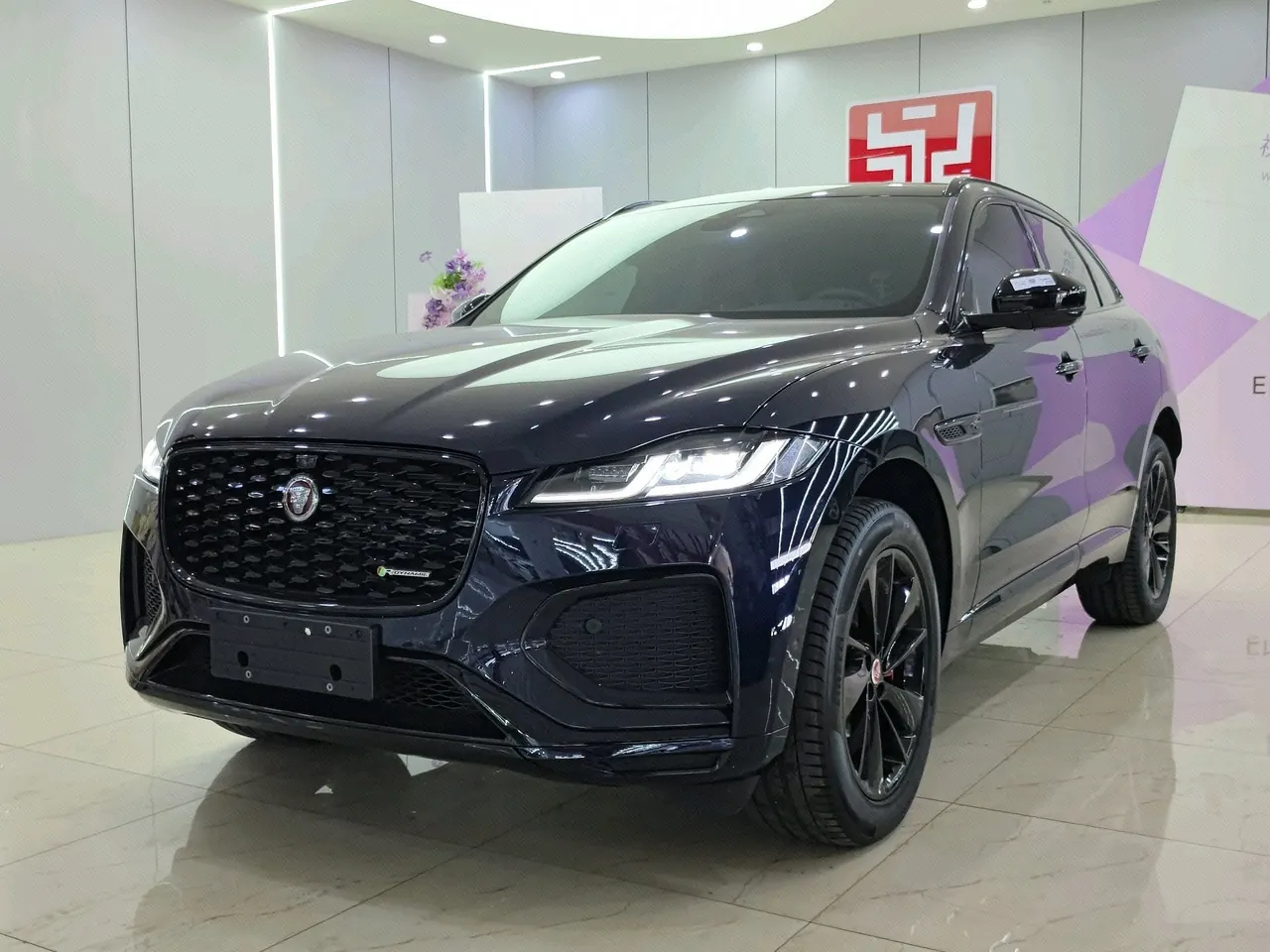 打开图片灯箱:Jaguar F-PACE (Imported) 2023 F-PACE 2.0T P250 R-Dynamic BLACK Automatic Gear