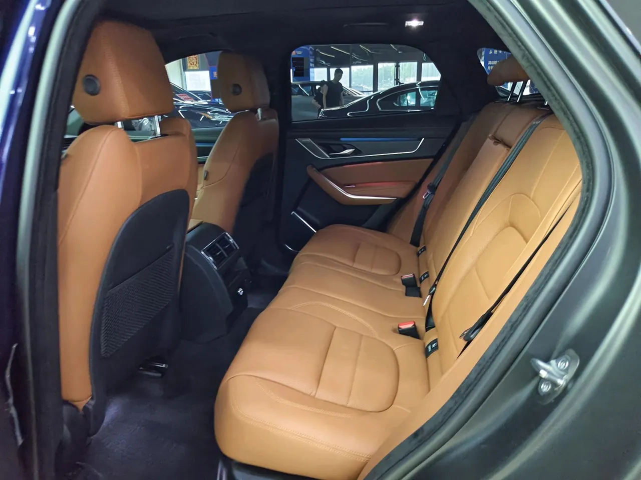 Jaguar F-PACE (Imported) 2023 F-PACE 2.0T P250 R-Dynamic BLACK Automatic Gear 9