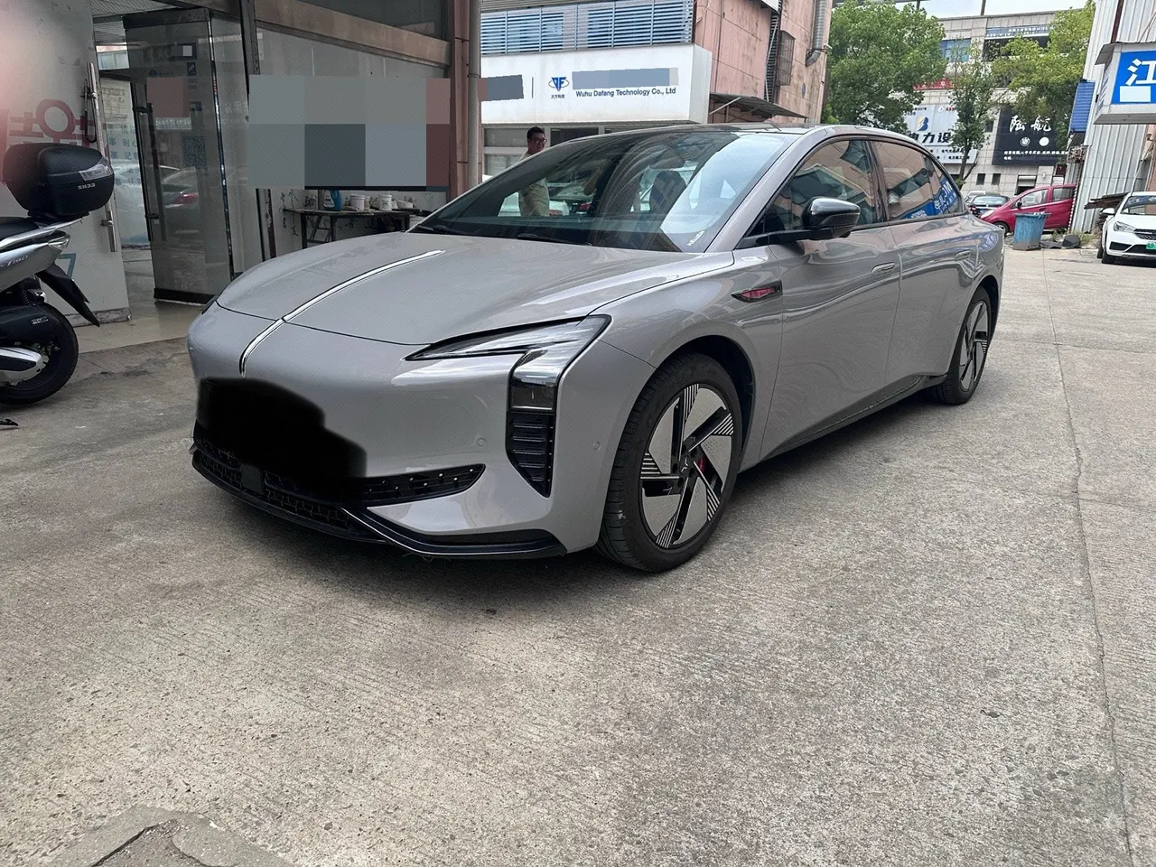 HongQi 2025 EH 7 640 4-wheel drive intelligent automatic gear - View 1
