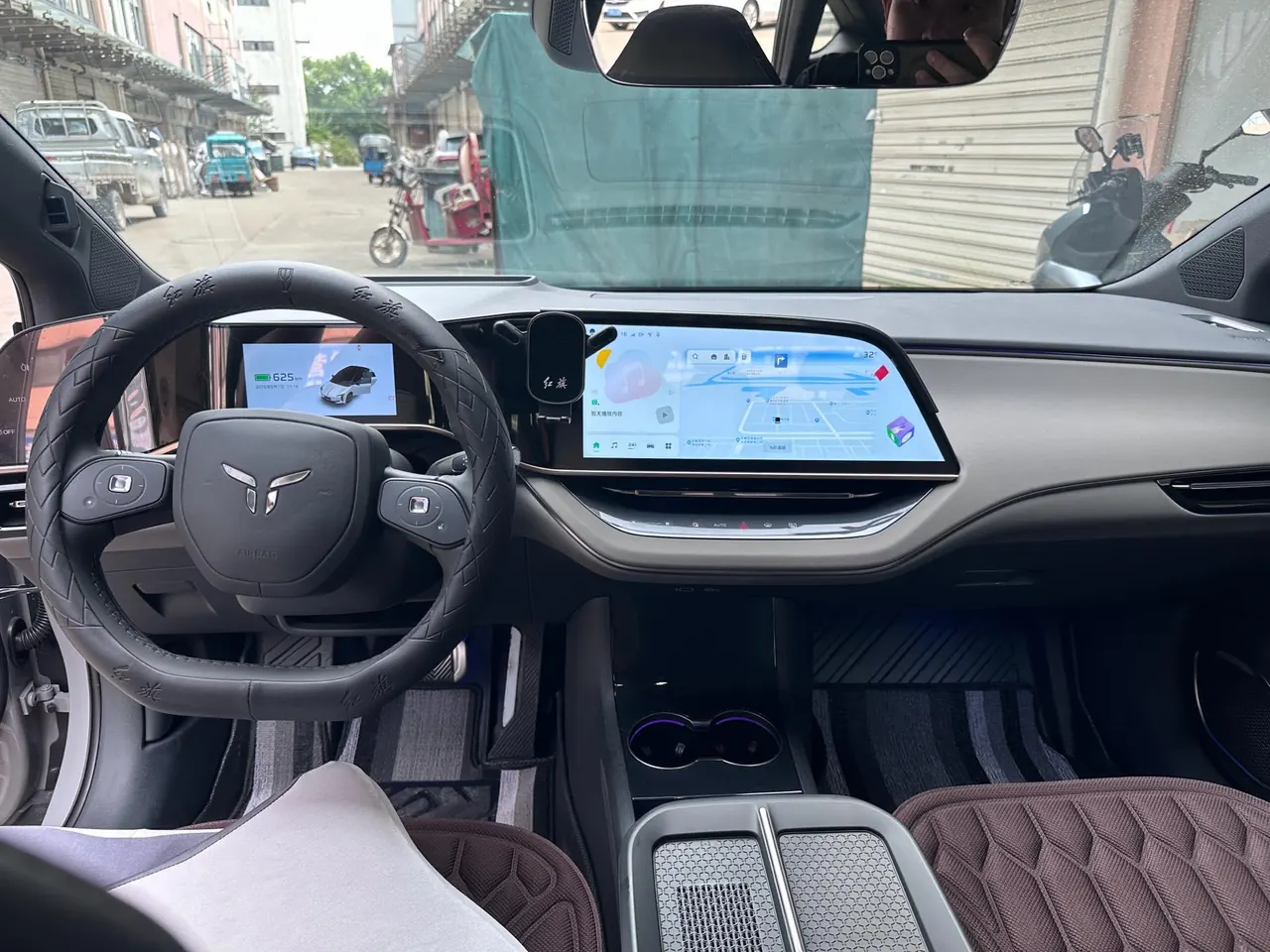 HongQi 2025 EH 7 640 4-wheel drive intelligent automatic gear 4