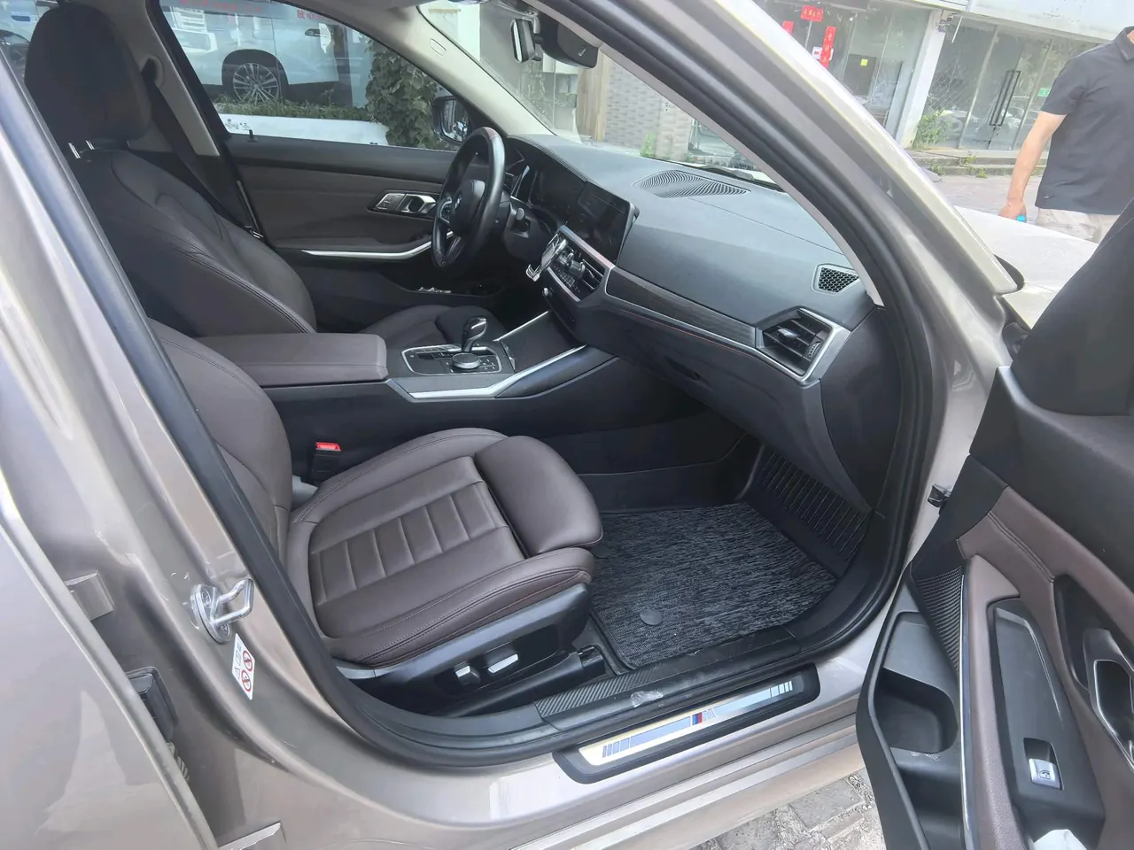 BMW 3 Series 2020 325i 2.0T M Sports Suit Automatic Gear 6