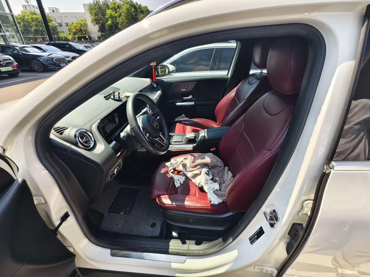 Mercedes Benz 2020 GLA 200 1.3T automatic gear 3