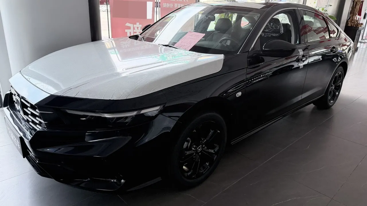 打开图片灯箱:Honda 2026 11th Generation Accord 1.5T Stepless 260TURBO Sports Series Comfort Edition Automatic Gear