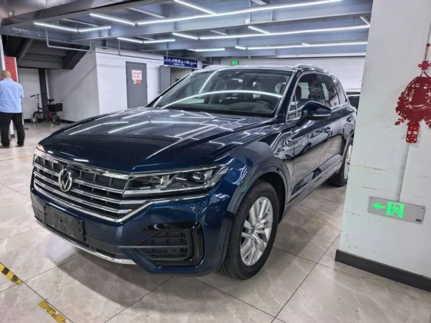 打开图片灯箱:Volkswagen Touareg (Imported) 2022 Touareg 2.0TSI Sharp Edition Automatic Gear