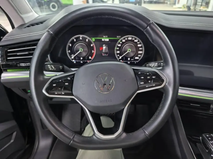 Volkswagen Touareg (Imported) 2022 Touareg 2.0TSI Sharp Edition Automatic Gear 5