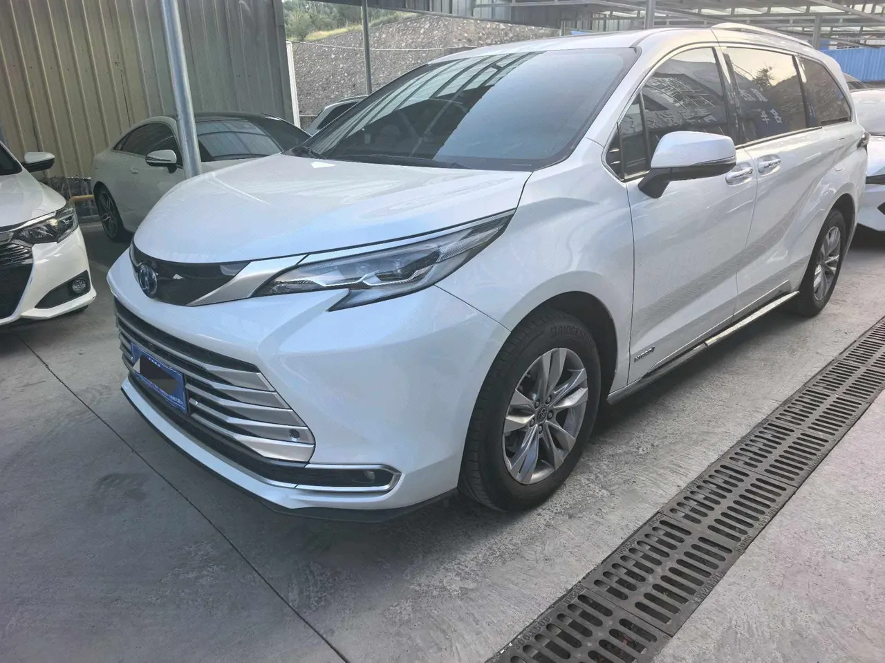 打开图片灯箱:Toyota 2021 Sana 2.5 Stepless Platinum Edition Automatic Transmission