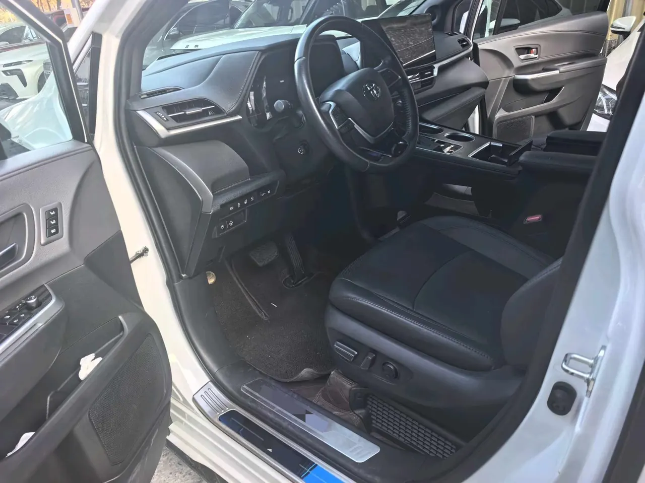 Toyota 2021 Sana 2.5 Stepless Platinum Edition Automatic Transmission 2