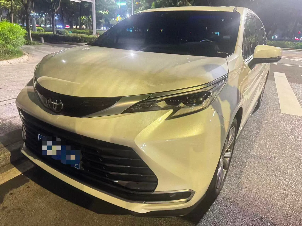Open image lightbox: Toyota 2024 Sai 2.5 Stepless Enjoy Premium Edition Automatic Transmission