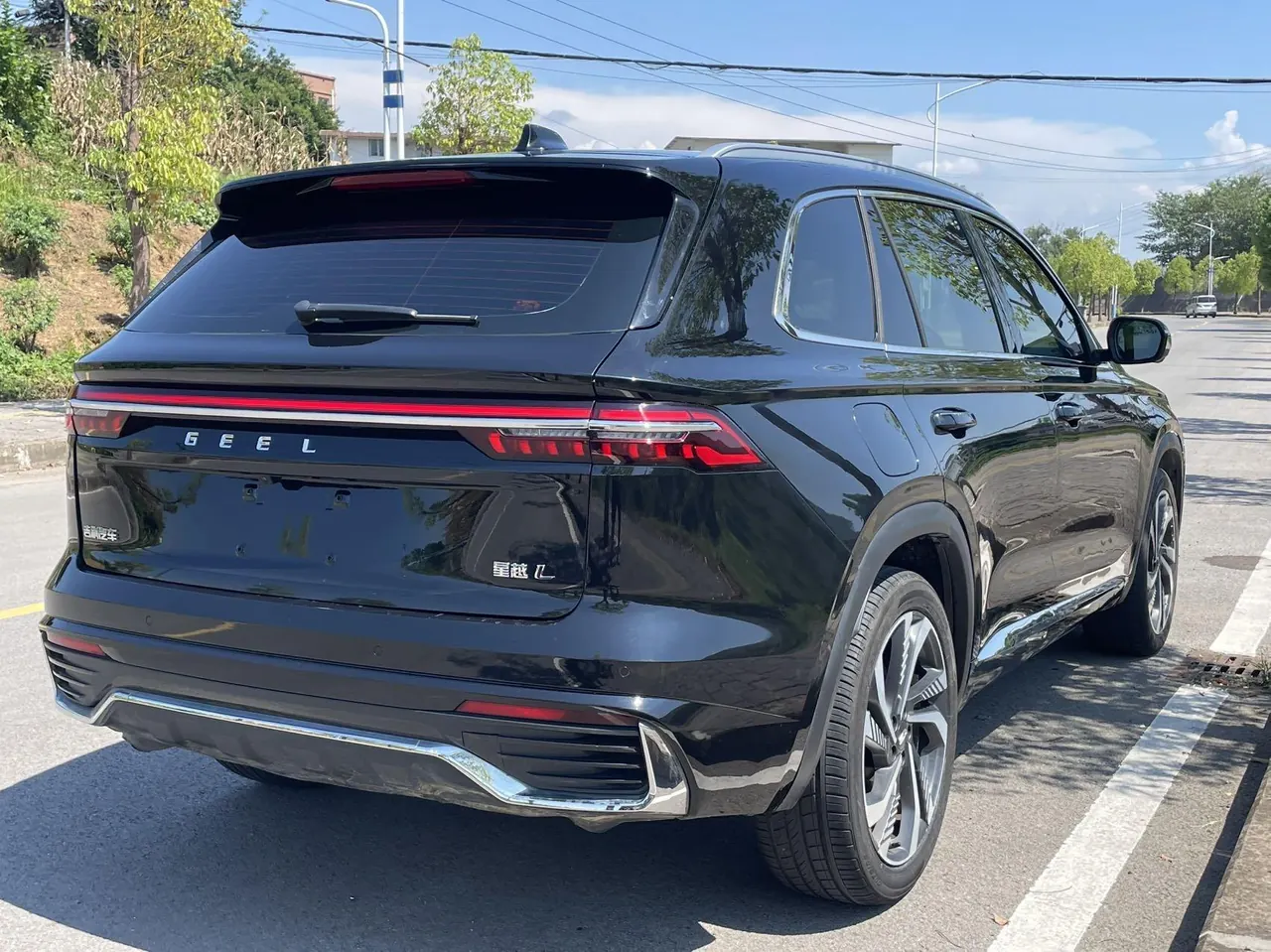 Geely 2024 XingyueL (Monjaro) 2.0TD High Power Two-Drive Enovate Edition Automatic Transmission 8