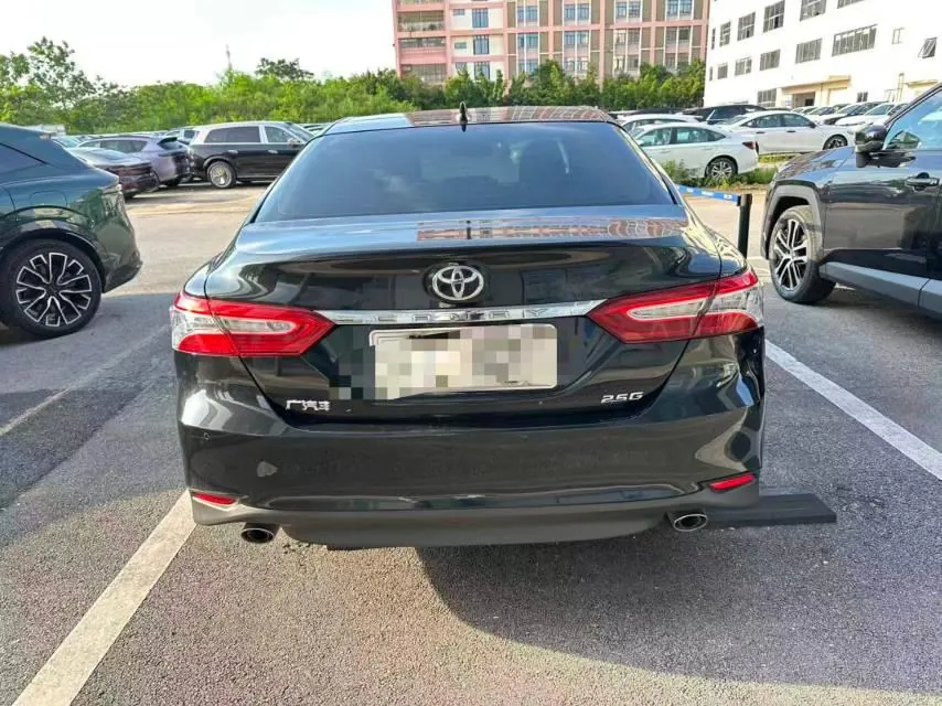 Toyota 2021 Camry 2.5G Deluxe Edition Automatic Gear 3