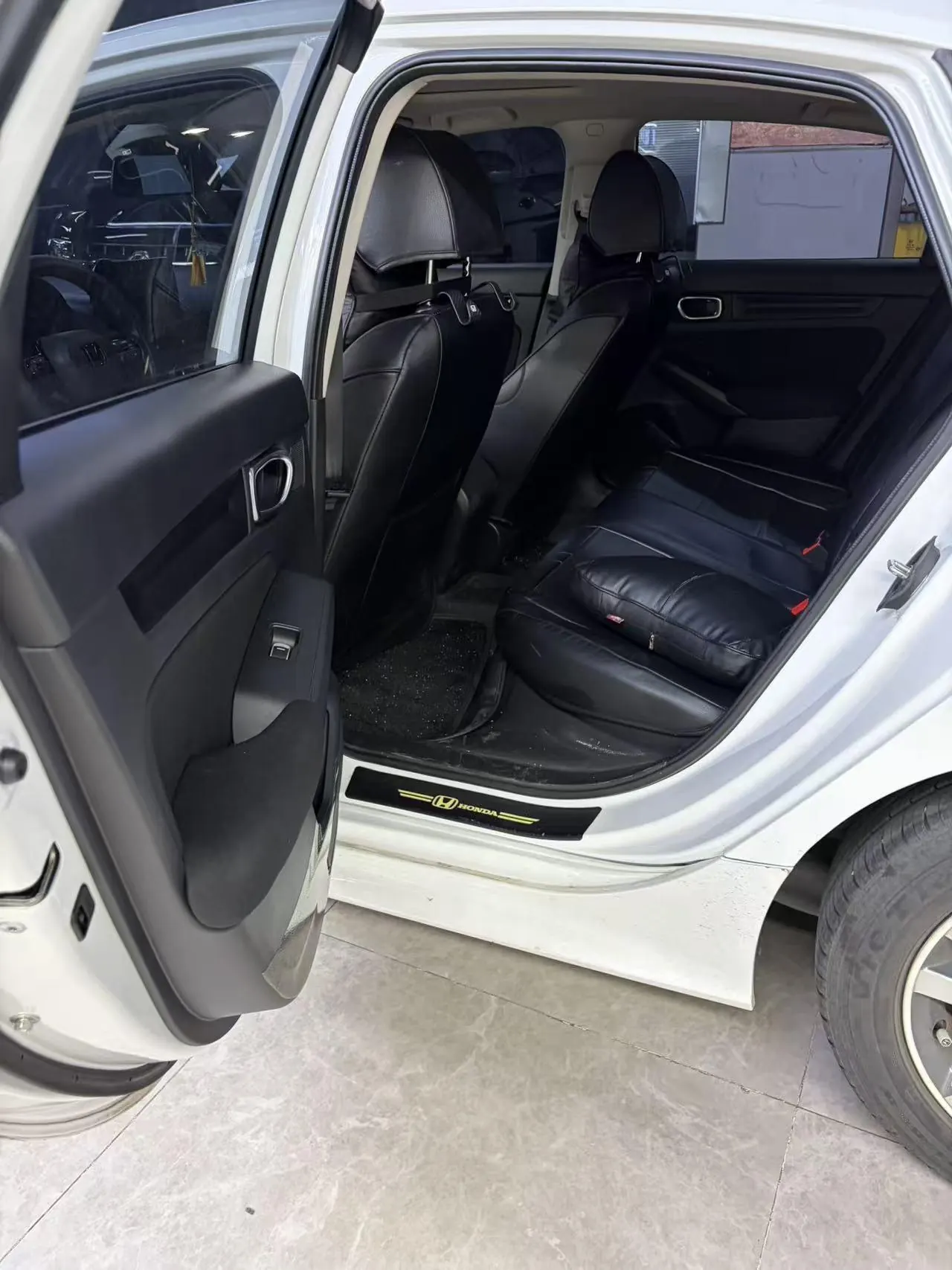 Honda 2023 Civic 1.5T CVT 240TURBO Sporty Edition Automatic 3