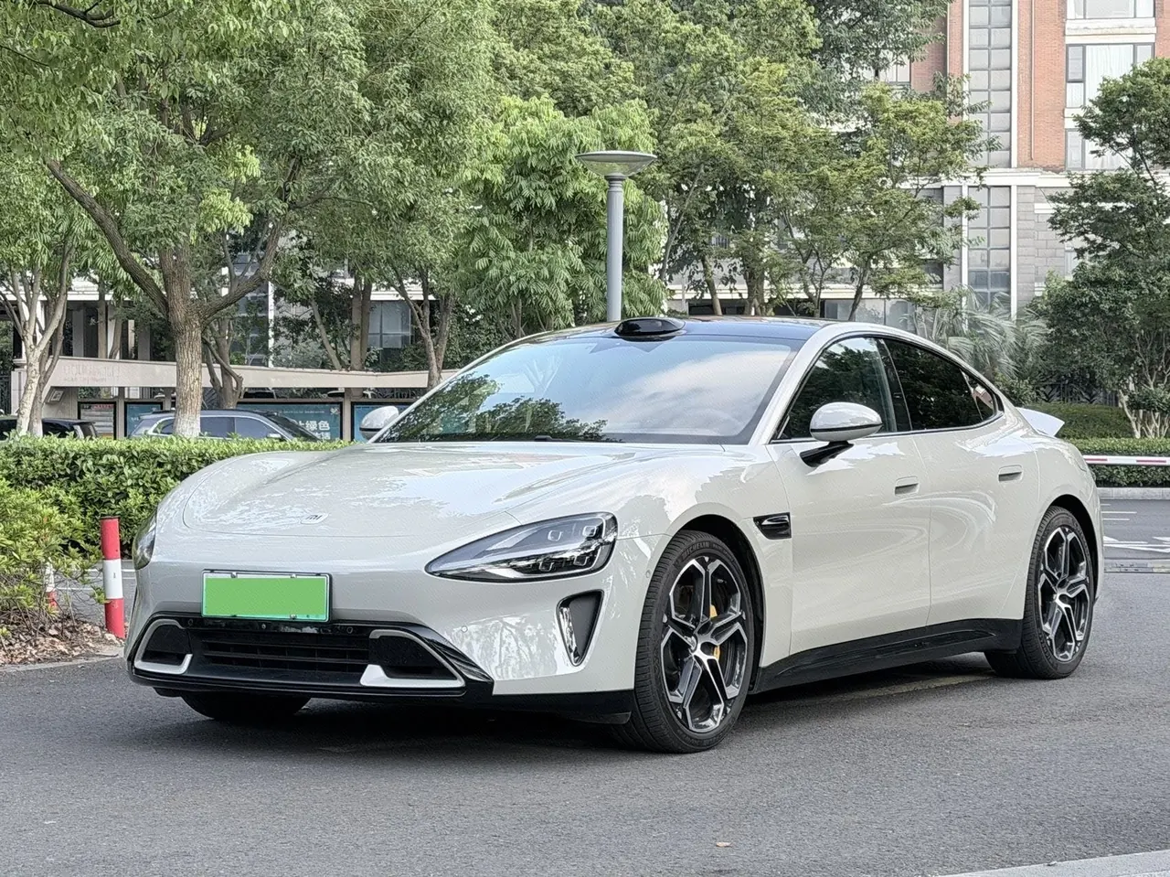 Open image lightbox: MI 2024 SU 7 800km 4-wheel drive ultra-long endurance high-end smart driving Max version automatic gear