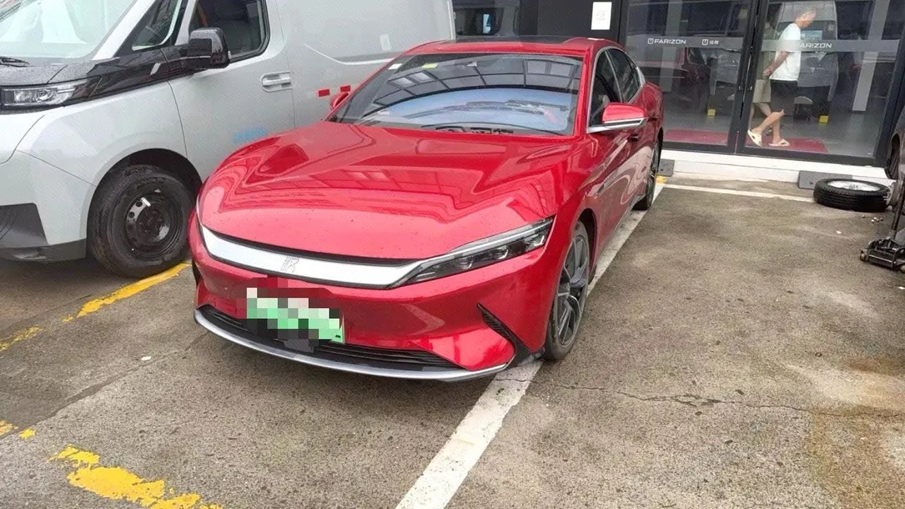 Open image lightbox: BYD 2020 Han four-wheel drive high-performance flagship automatic gear